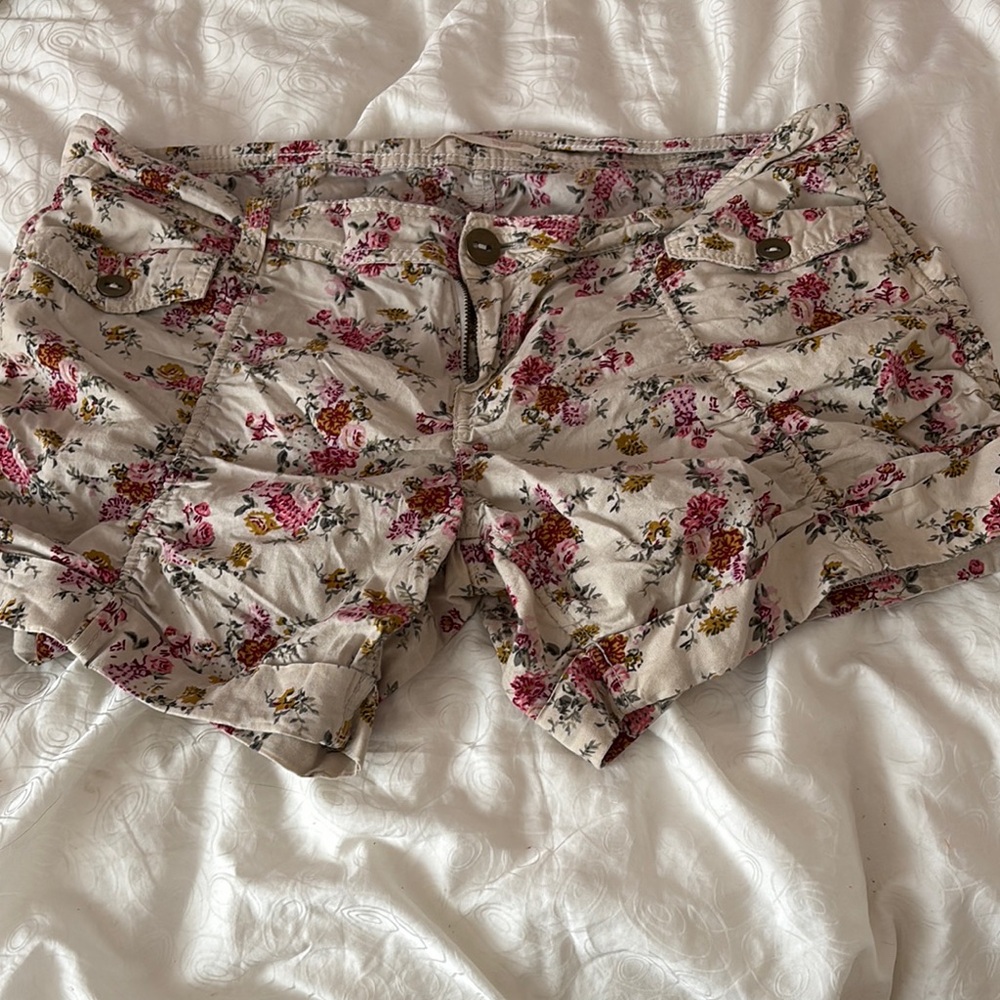 No Boundaries Floral Patterned Shorts